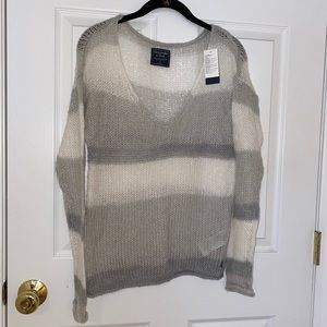 A+F Sweater New Never Worn with tag. Size small